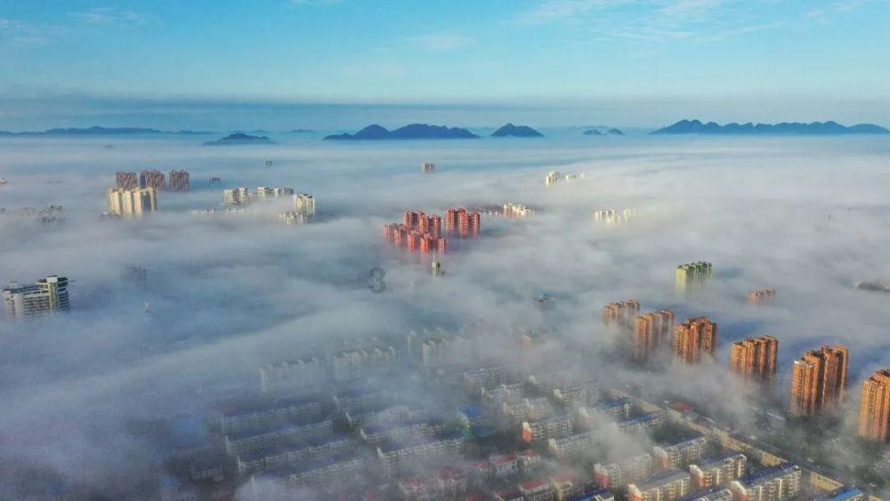 电脑开机后时不时自动高速运作变的很卡？